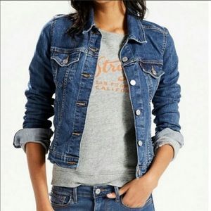 Levi trucker denim jacket